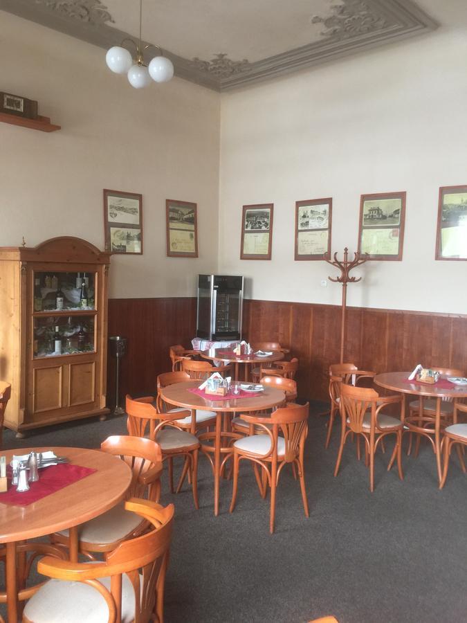 Hotel Dvorak Chrast Екстер'єр фото