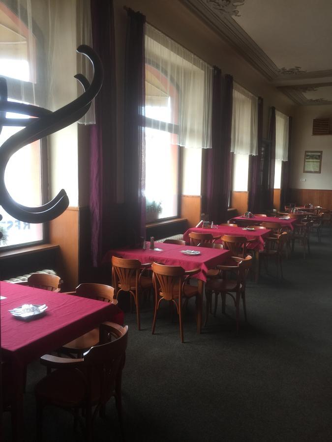 Hotel Dvorak Chrast Екстер'єр фото