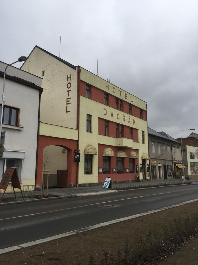 Hotel Dvorak Chrast Екстер'єр фото